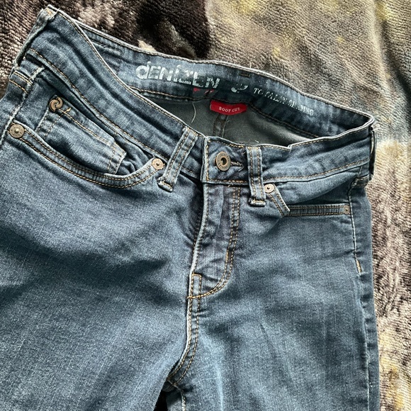 💸Denizen Bootcut Blue Jeans size 4💙👖 - Picture 3 of 8